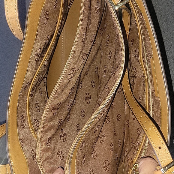 Tory Burch leather tote in tan - Picture 2 of 6